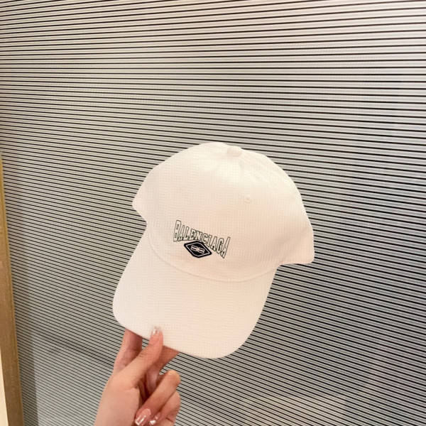 Ba*len*cia*ga logo cap