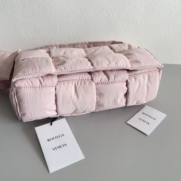 bo*te*ga Ve*ne*ta padded tech cassette