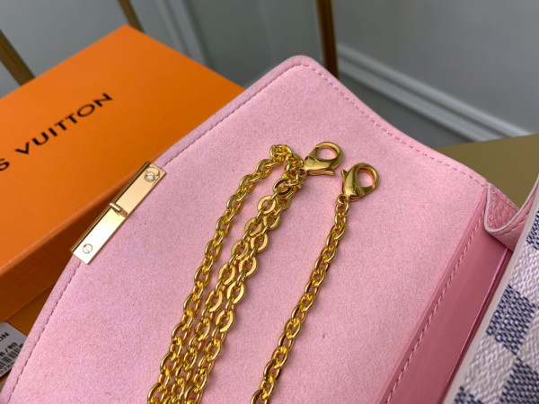 l0*is V*t0n croisette chain wallet