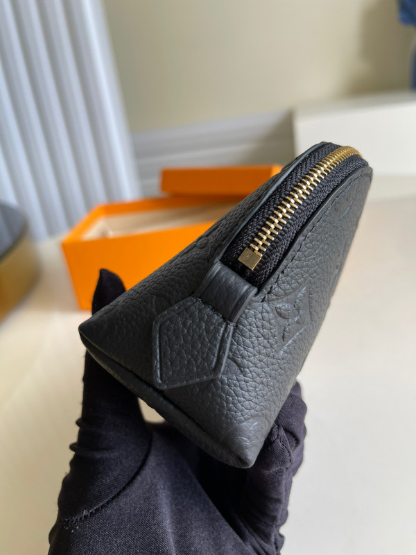 l0*is V*t0n cosmetic pouch pm-19*12*6cm