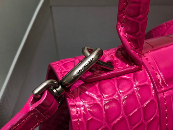 Ba*len*cia*ga hourglass