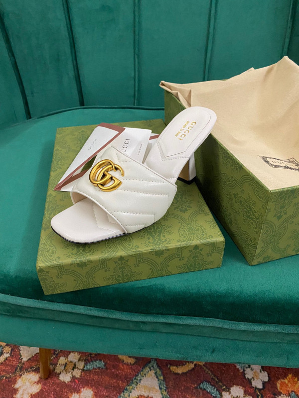 G*u*i double g slide sandal