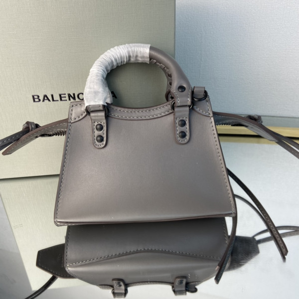 Ba*len*cia*ga neo classic nano top handle bag