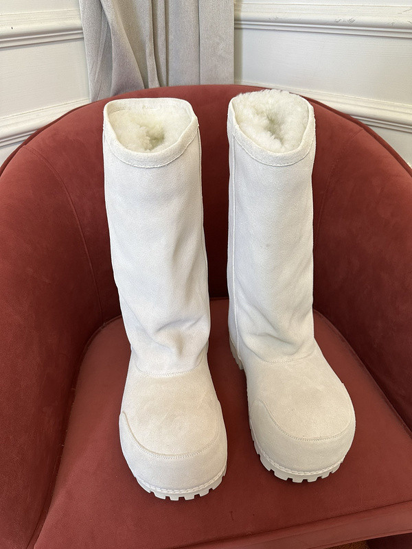 Ba*len*cia*ga alaska high boots