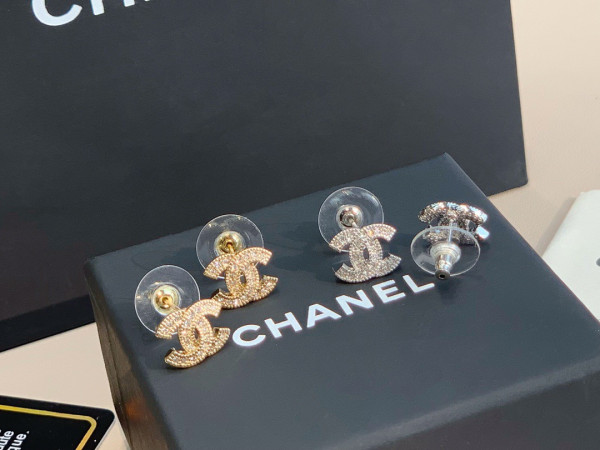 CL EARRINGS