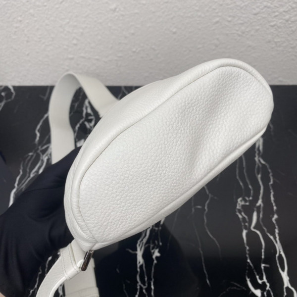 Pra*a cross leather bag