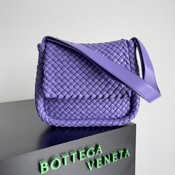 bo*te*ga Ve*ne*ta small cobble shoulder bag