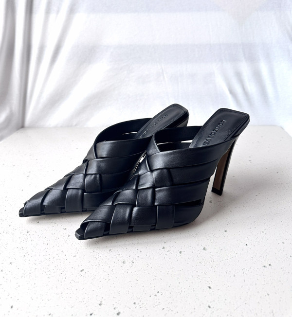 bo*te*ga Ve*ne*ta alfie mule