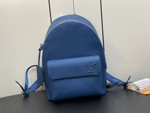 l0*is V*t0n takeoff backpack