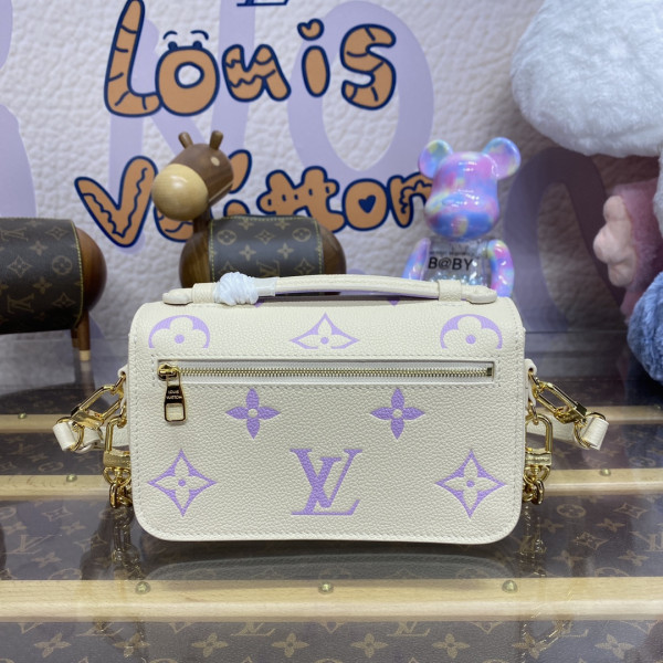 l0*is V*t0n pochette metis east west