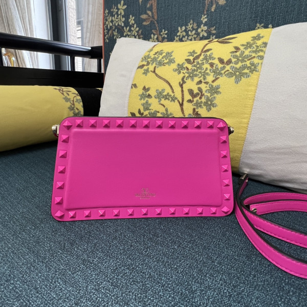 VALENTINO ROCKSTUD CALFSKIN CLUTCH