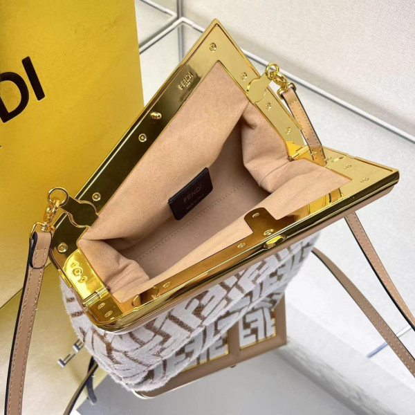 F**di first small-26-18-9.5cm