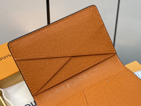 l0*is V*t0n pocket organizer-7.5*11.1*1 cm