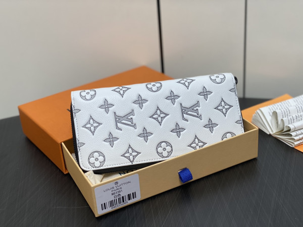 l0*is V*t0n zippy wallet-10*20*2 cm