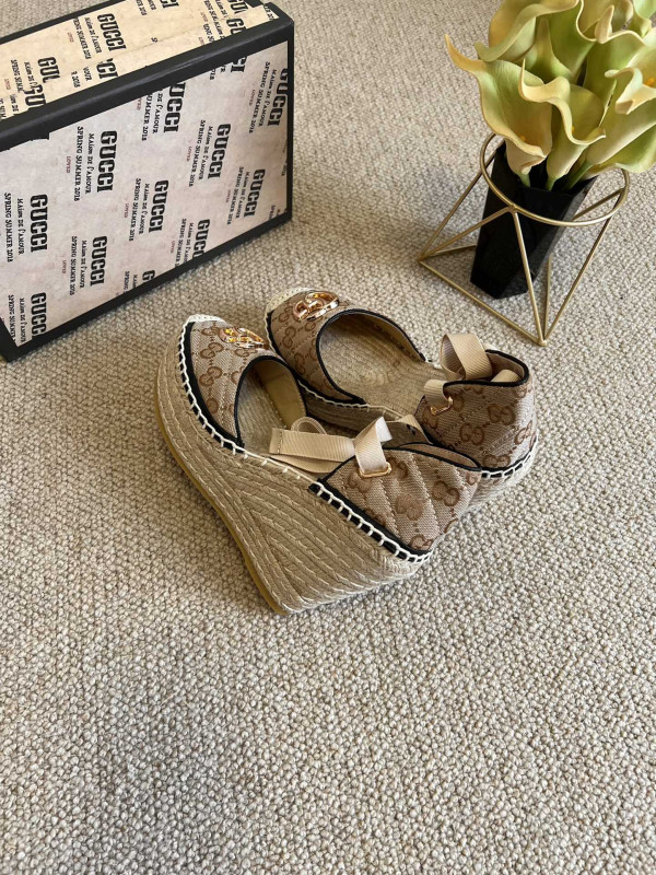 G*u*i leather platform espadrille