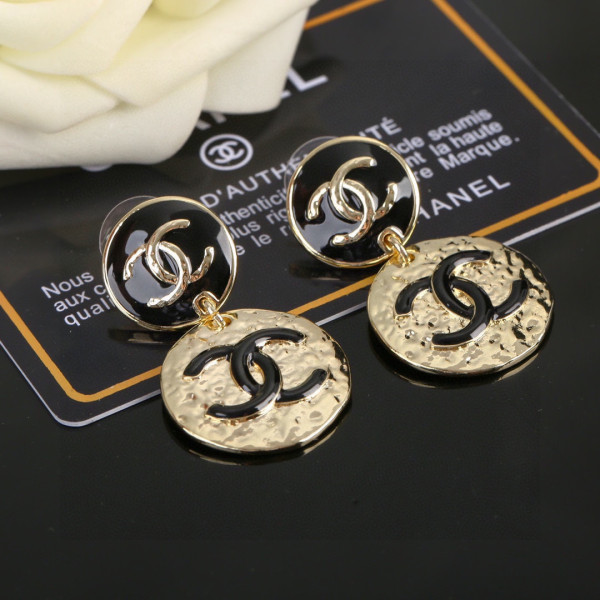 CL EARRINGS