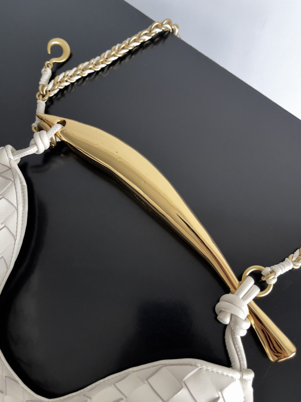 bo*te*ga Ve*ne*ta sardine with chain-33*20*4cm