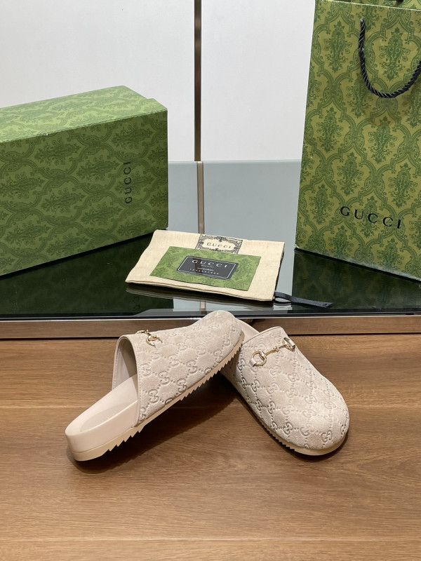 G*u*i horsebit slipper