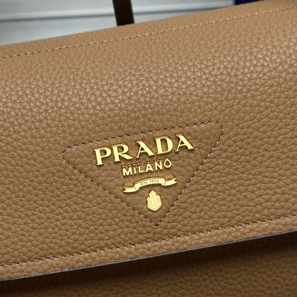 Pra*a small leather shoulder bag-26*14*9.5cm