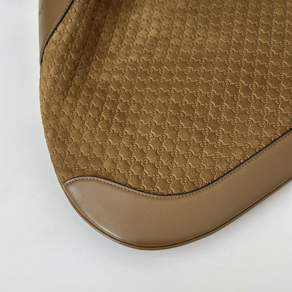 G*u*i b medium shoulder bag