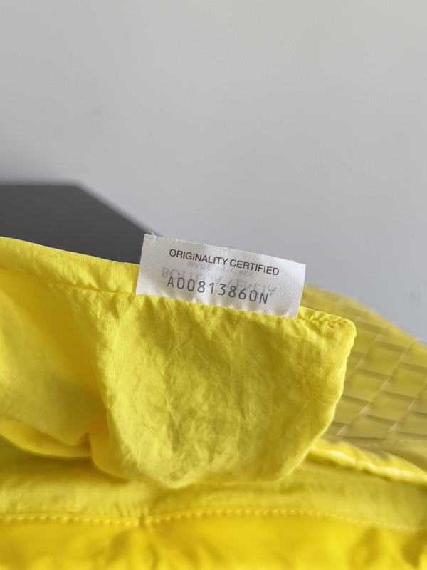 bo*te*ga Ve*ne*ta medium dustbag