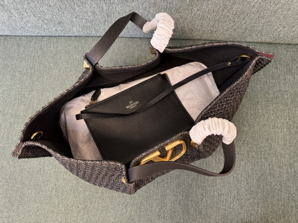 VALENTINO MEDIUM STRAW SUMMER TOTE