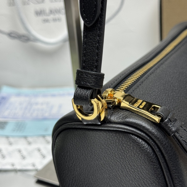 Pra*a leather pouch - 22*9*7.5cm