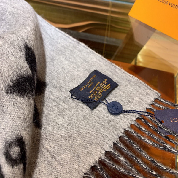 l0*is V*t0n reykjavik scarf